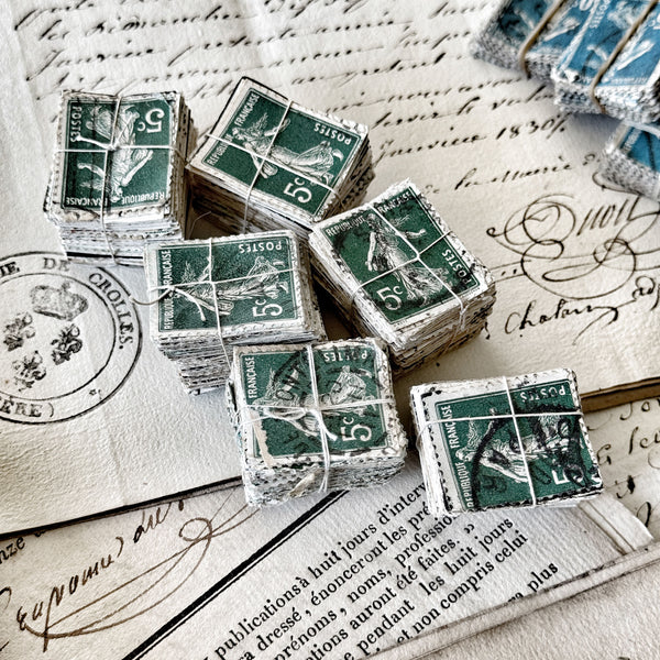 100 Identical French Stamps - GREEN (2803-D1)